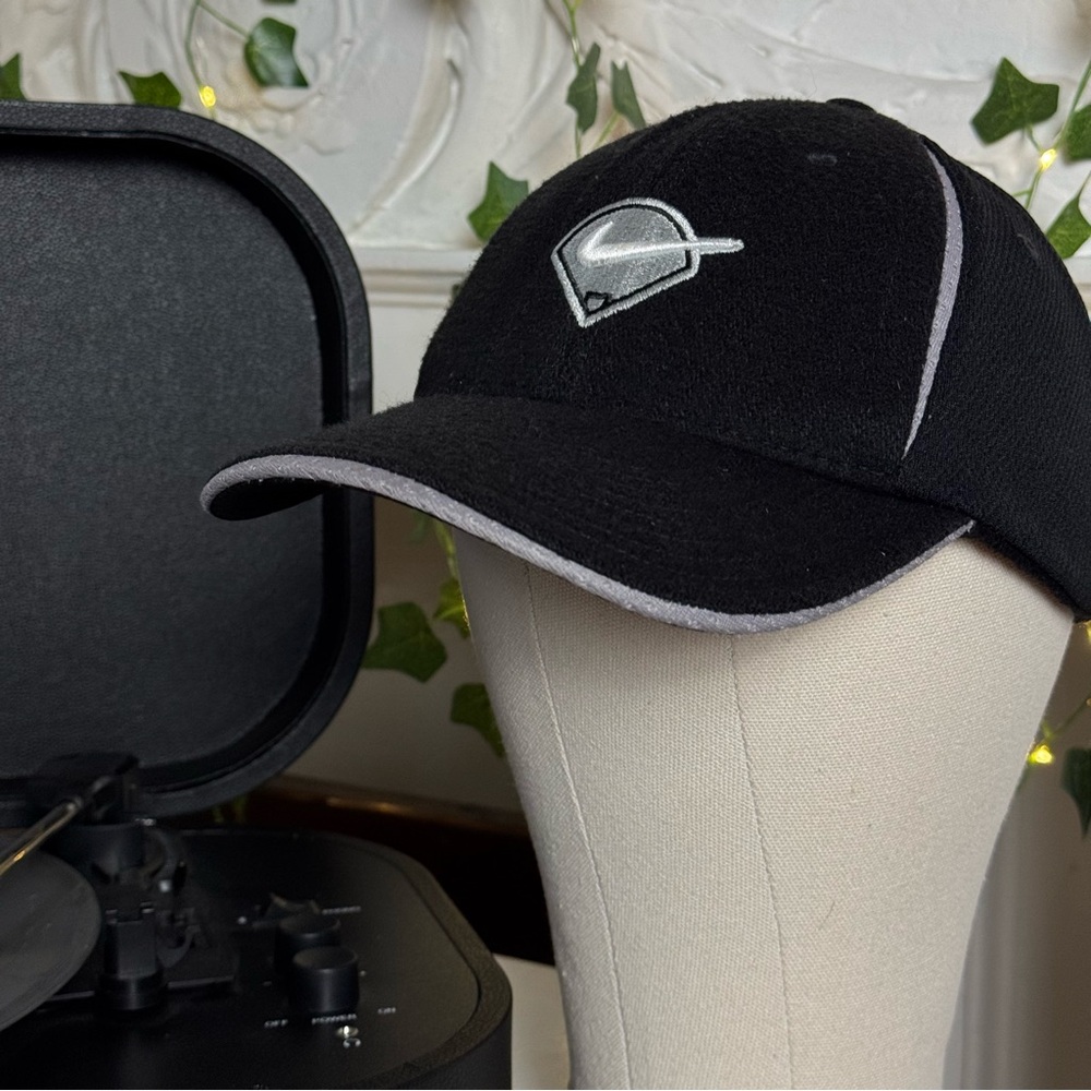 Nike Black Fitted Baseball Cap Hat L/XL